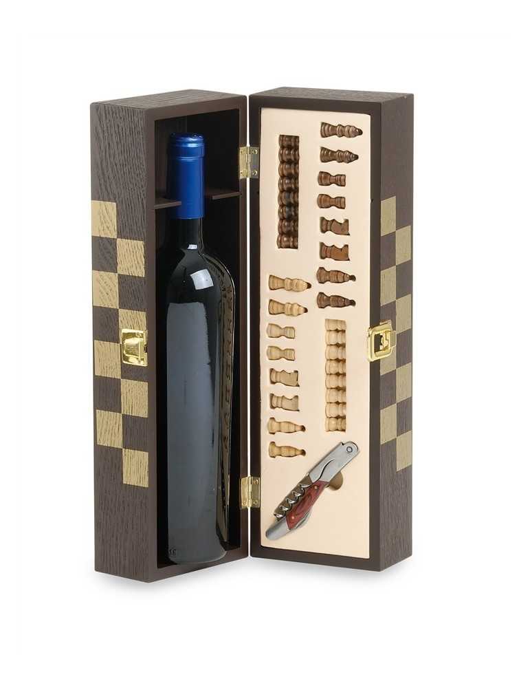 Coffret verni brun "Echec " avec 1 tire-bouchon - 1 bout.